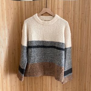 Relaxed fit long sleeve sweater